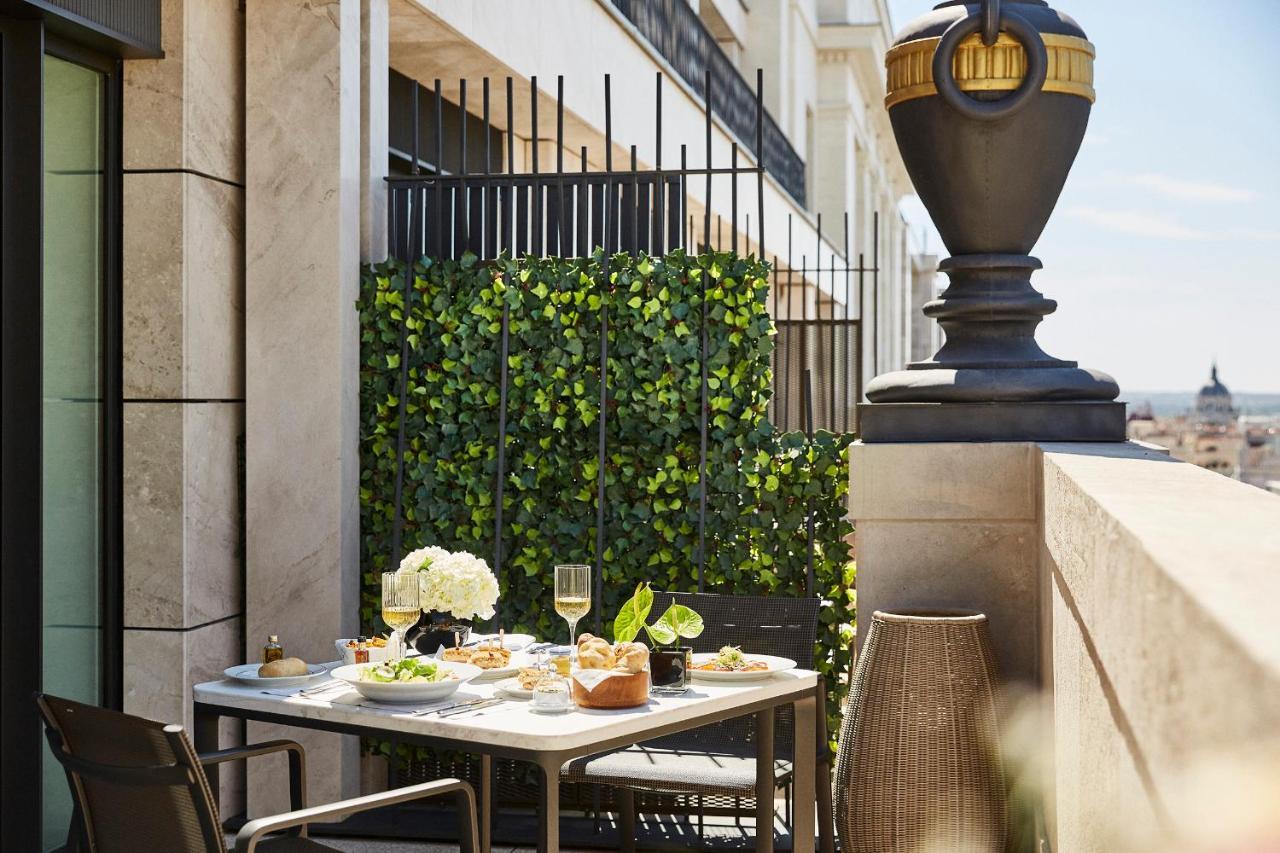Four Seasons Hotel Madrid Esterno foto