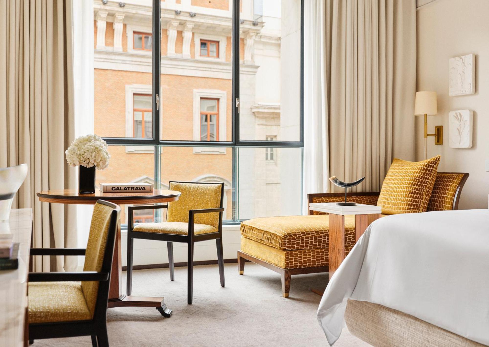 Four Seasons Hotel Madrid Esterno foto
